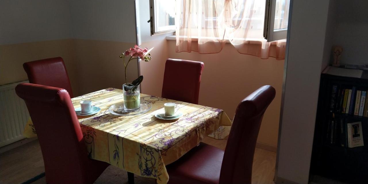 Haus Kiko Apartment Velden am Woerthersee Ngoại thất bức ảnh