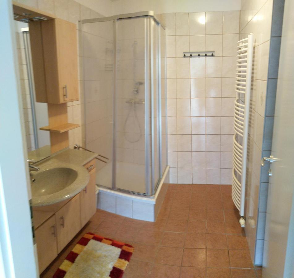 Haus Kiko Apartment Velden am Woerthersee Ngoại thất bức ảnh